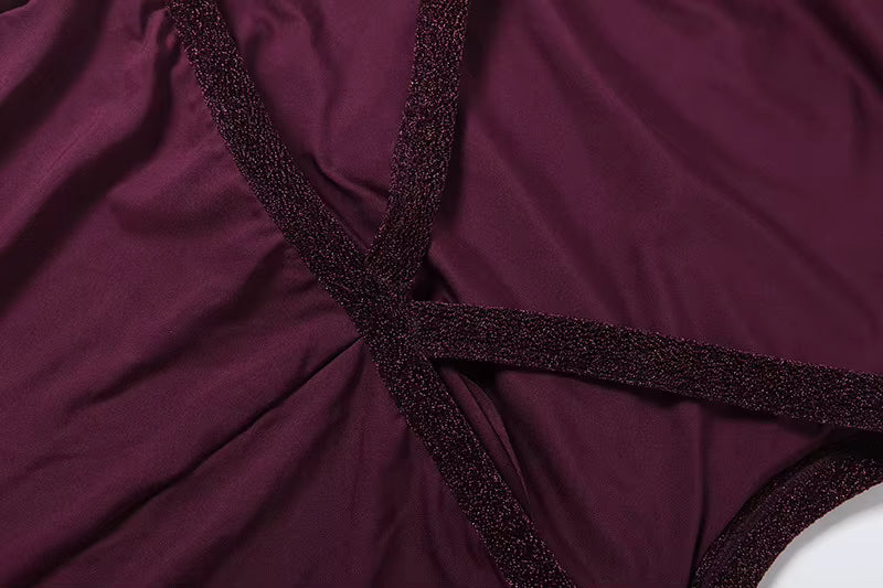 Robe longue élégante à col montant et dos nu, sans manches
