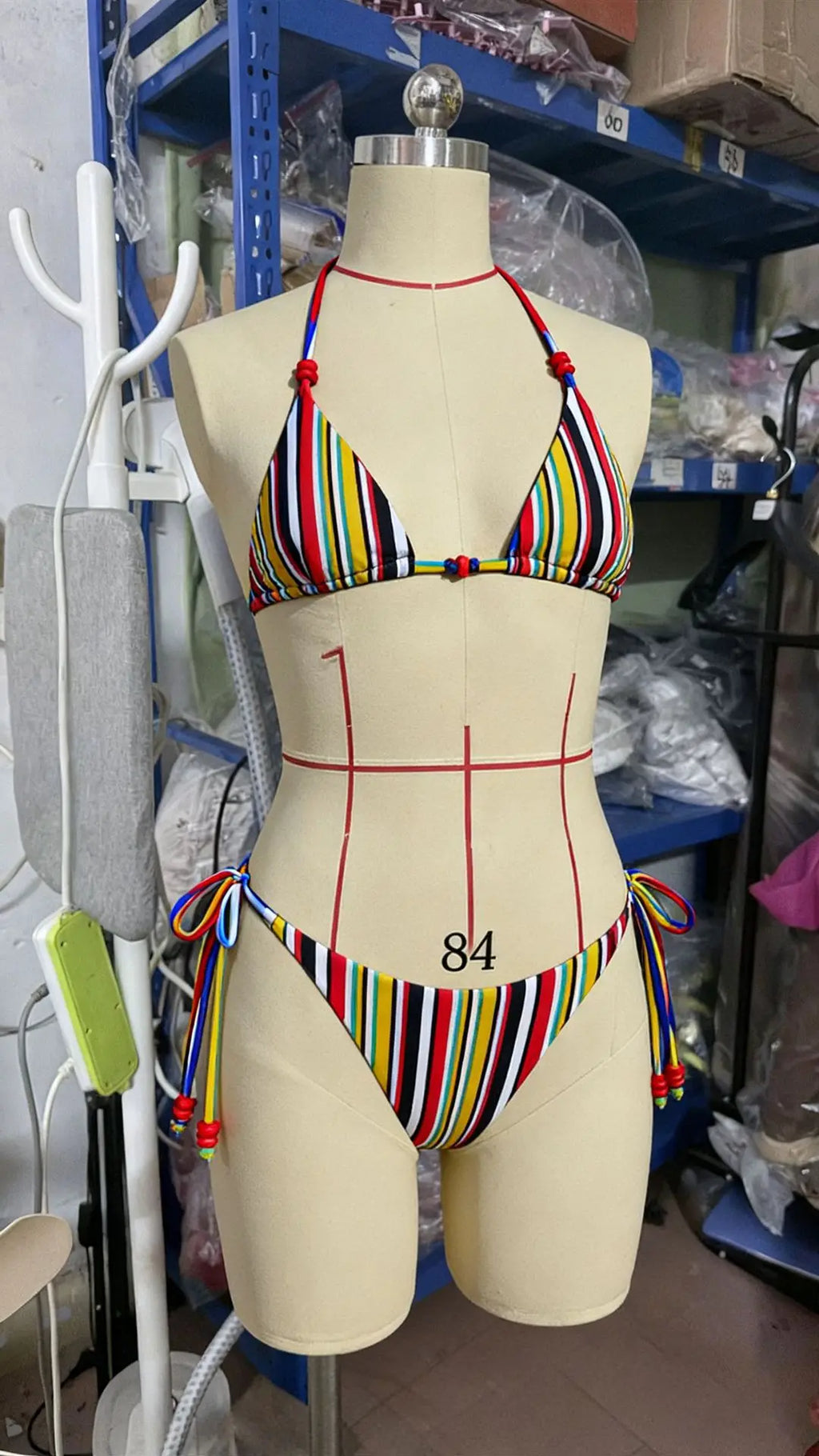 Bikini 2 pièces à imprimé rayé, haut triangle à nouer et bas taille basse