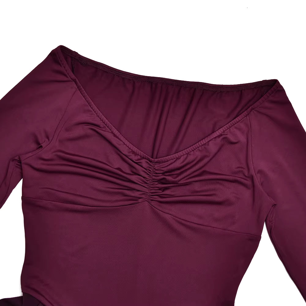 Robe longue plissée élégante à col V profond, épaules dénudées et fente au dos