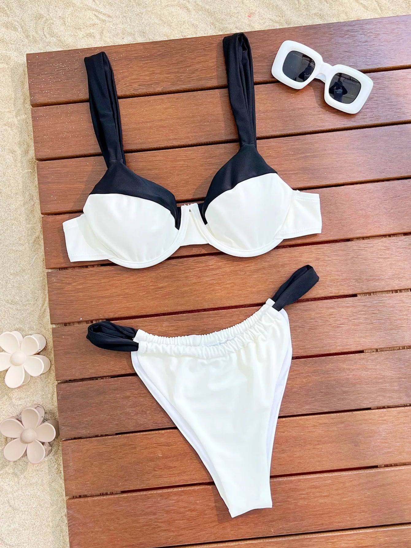 Bikini brésilien 2 pièces à épaules dénudées, push-up, patchwork uni