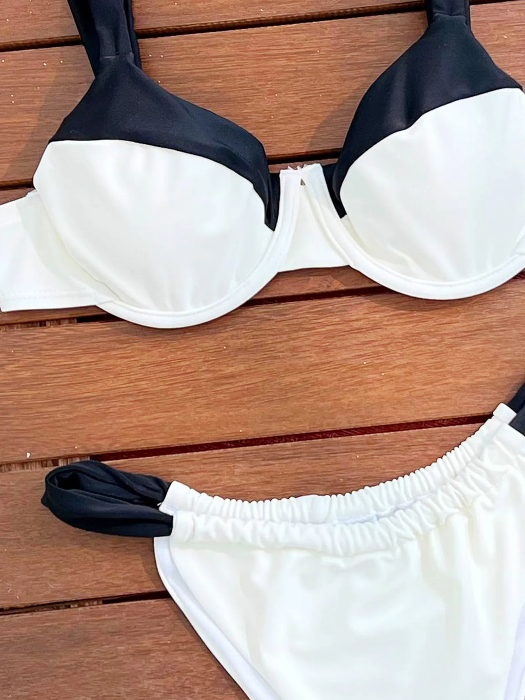 Bikini brésilien 2 pièces à épaules dénudées, push-up, patchwork uni