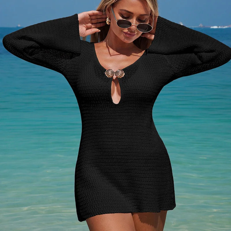 Robe de plage ajourée en maille à manches longues avec bijoux