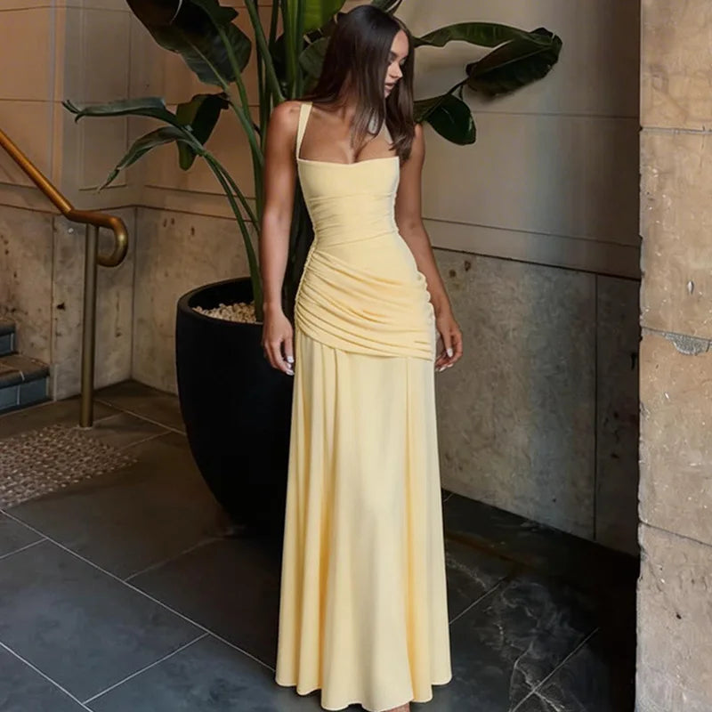 Robe longue moulante froncée dos nu à bretelles