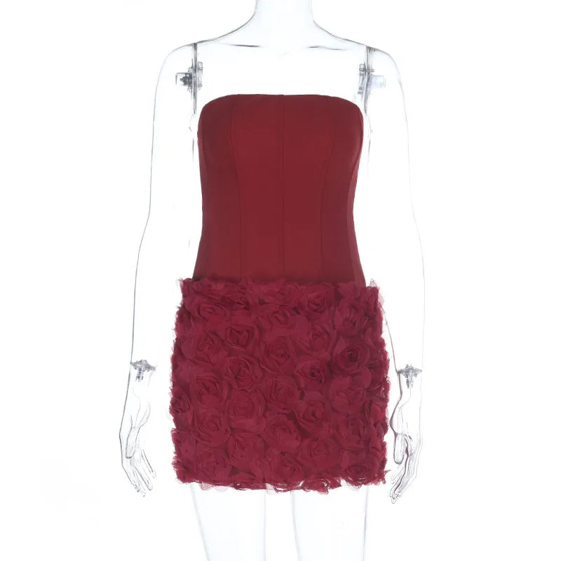 Robe courte bustier moulante rouge à franges et taille marquée