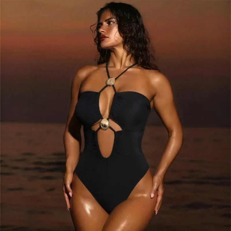 Maillot de bain 1 pièce femme à col halter, découpes et anneau métal
