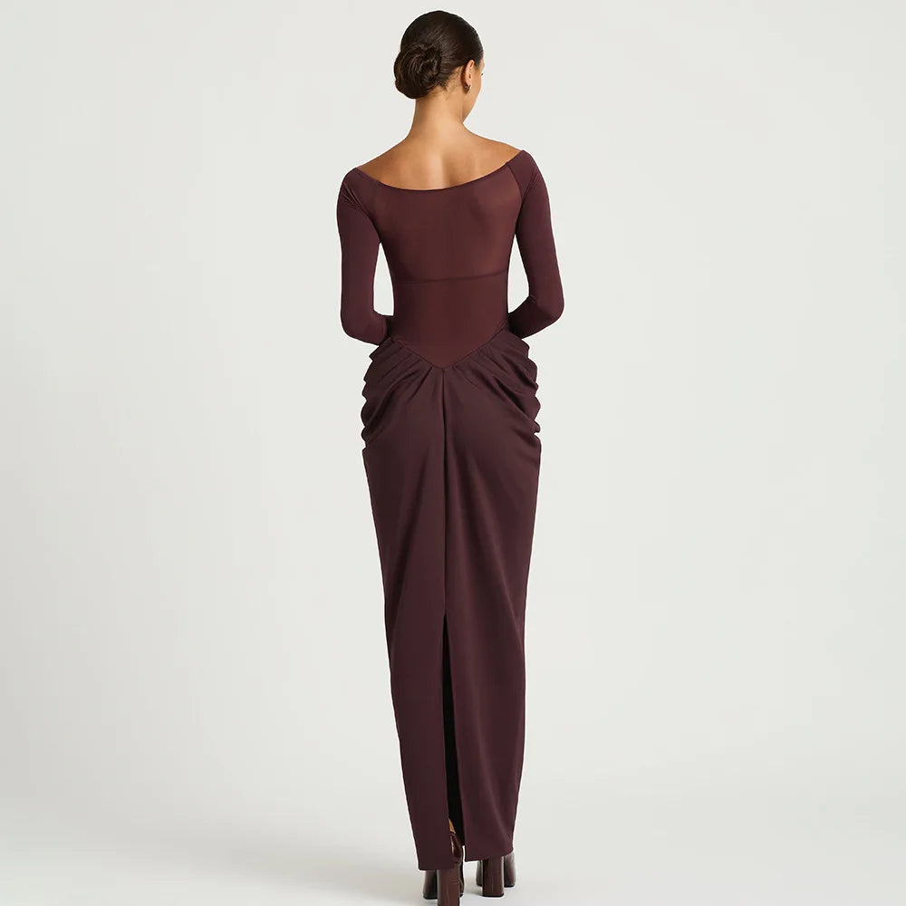 Robe longue plissée élégante à col V profond, épaules dénudées et fente au dos