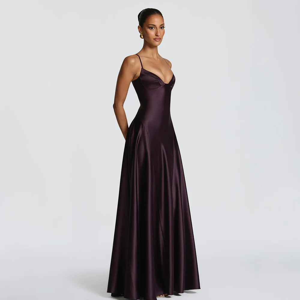 Robe longue moulante à fines bretelles pour femme