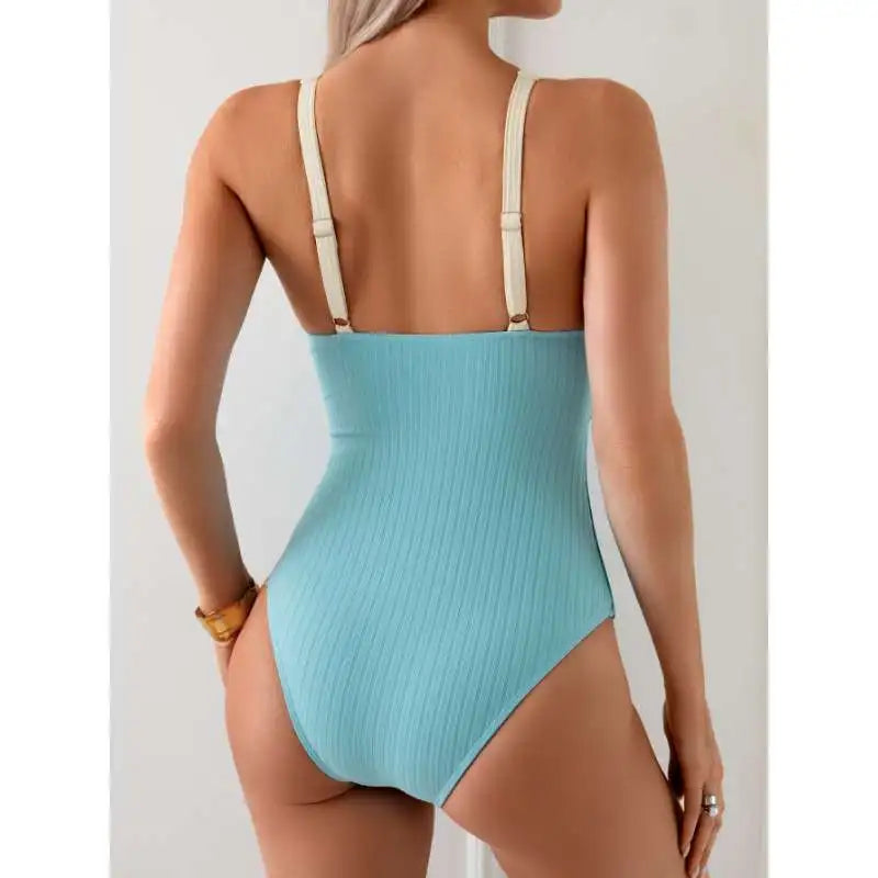 Bikini femme taille haute avec armatures et décolleté en V profond