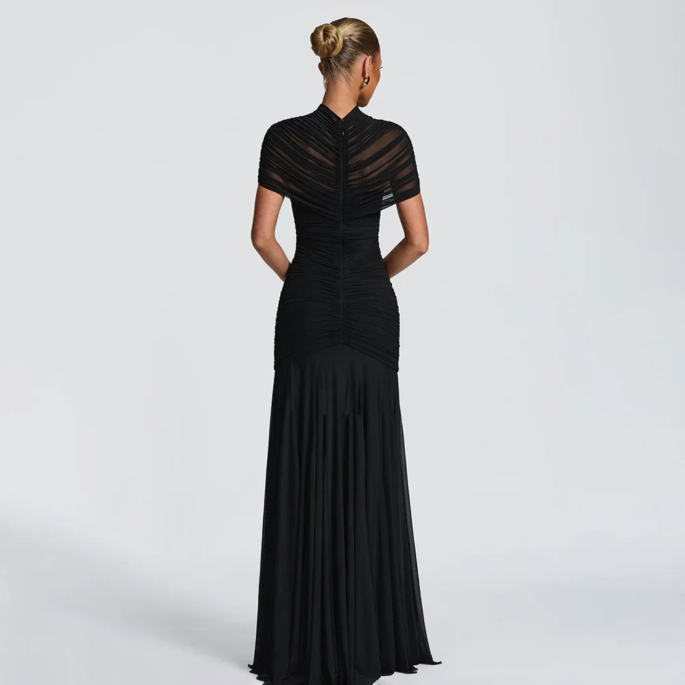 Robe longue maxi élégante en maille ajourée à manches courtes