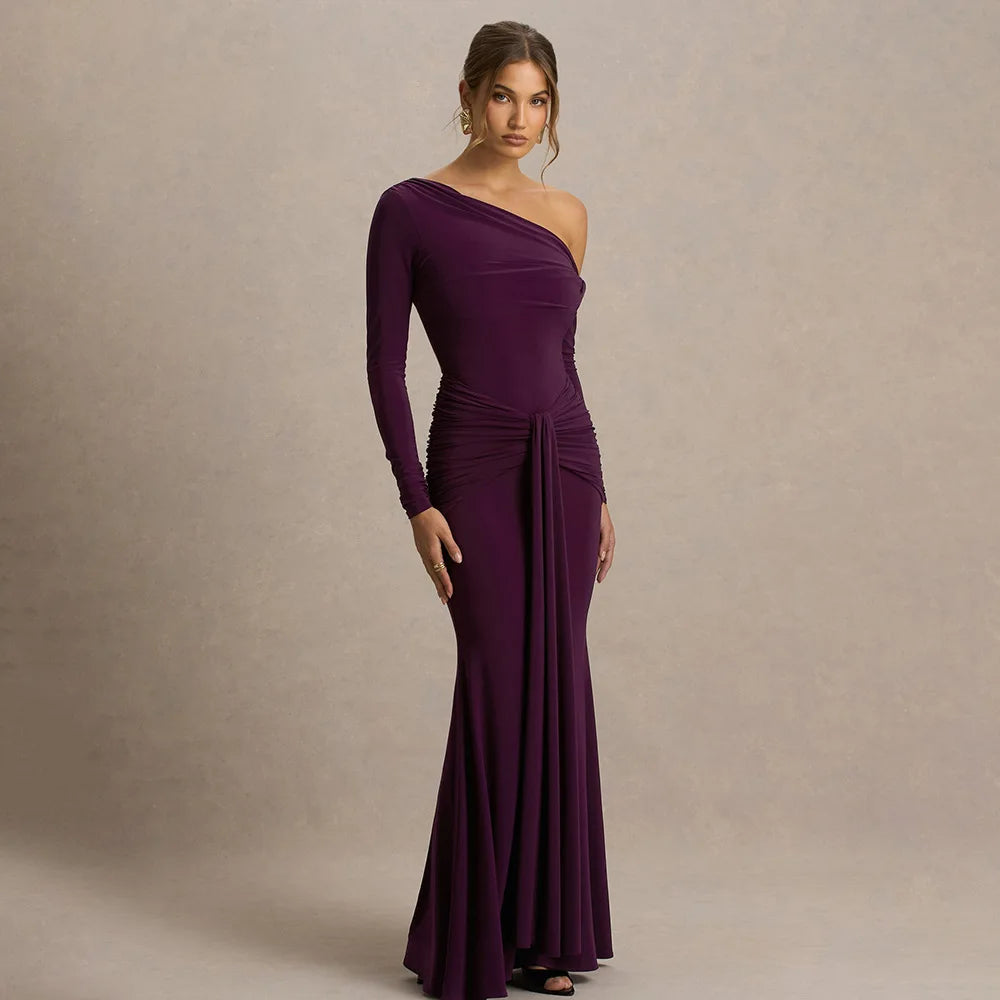 Robe longue maxi élégante à épaule dénudée et manches longues