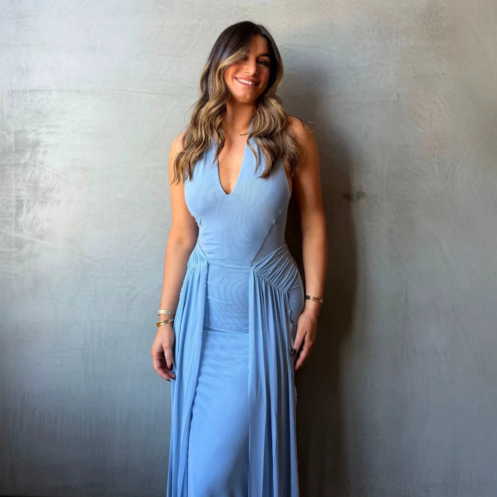 Robe Maxi Élégante à Halter Sans Dos en Maille Bleu, Coupe Slim pour Femme