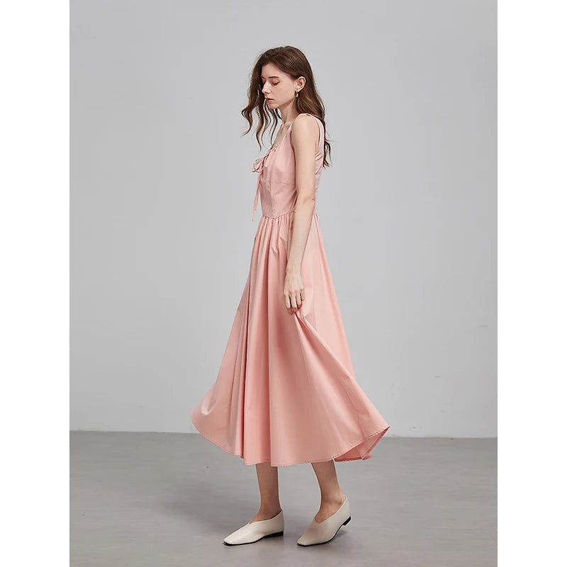 Robe femme élégante d’été coupe fluide chic et féminine