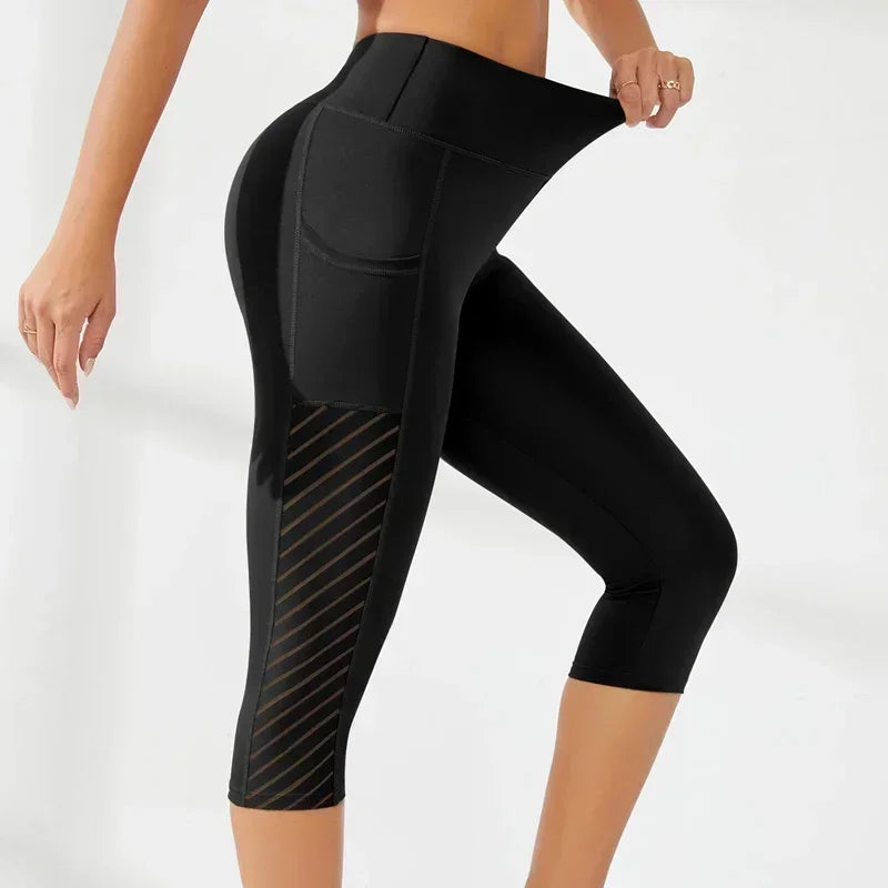 High-waisted sports shorts, shaping effect, for running, yoga, with side pockets.