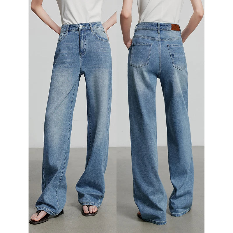 Jean femme taille mi-haute coupe large avec broderie