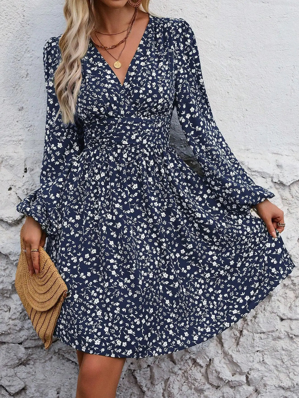 Kleid V-Ausschnitt, Laternenärmel, Mini, geraffte Taille