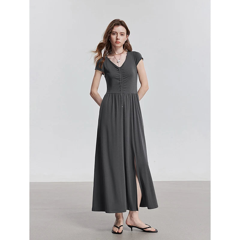 Robe femme élégante d’été coupe fluide chic et raffinée