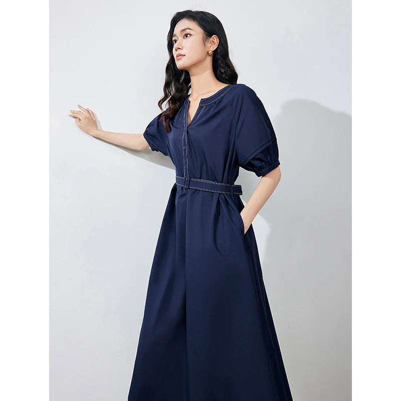Women's short-sleeved, round-neck dress with navy blue belt