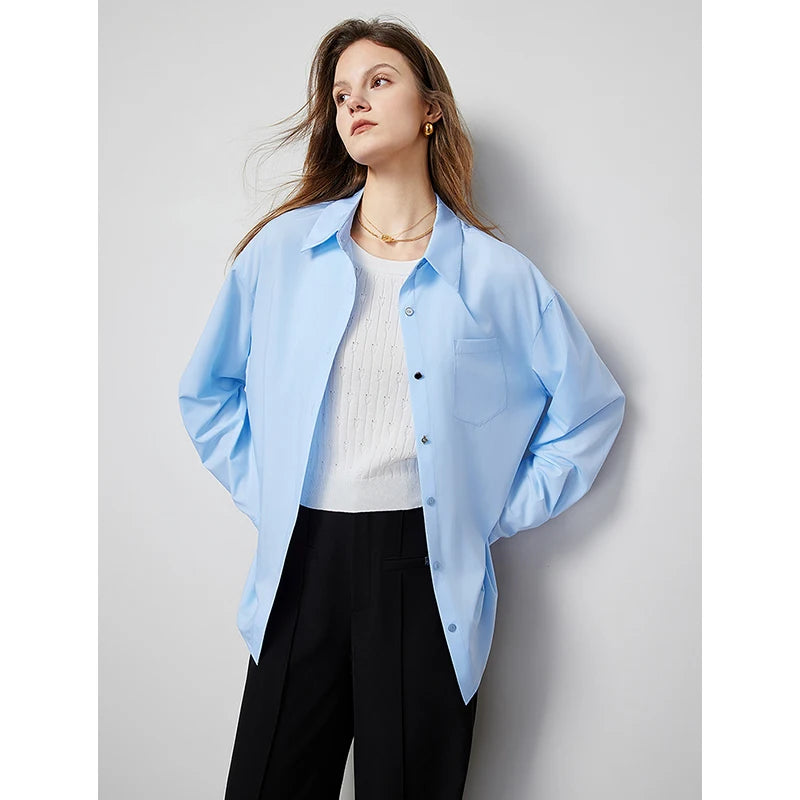 Women's plain shirt with classic collar
