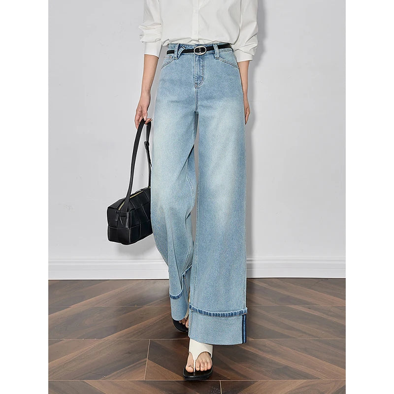 Jean femme coupe droite large avec ourlet retroussé