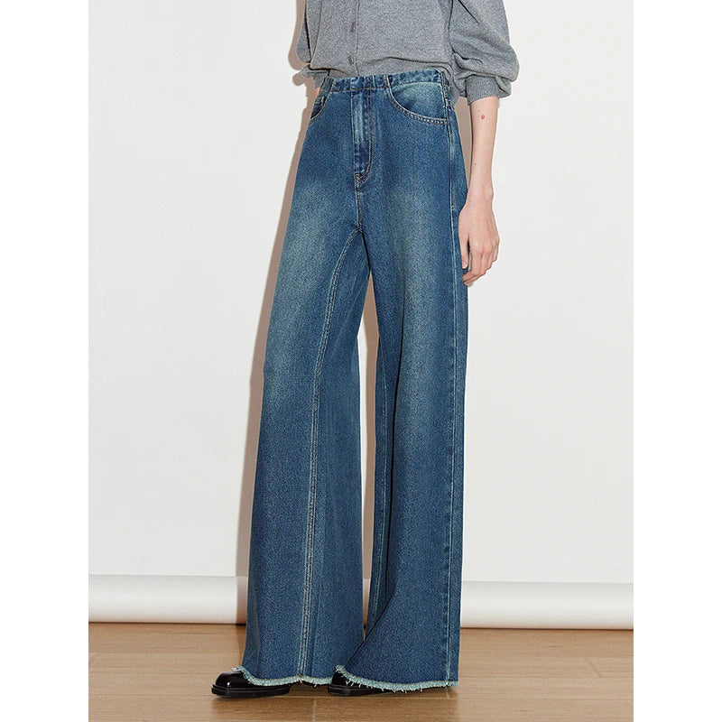 Women's straight-leg jeans, wide cut, retro and modern style