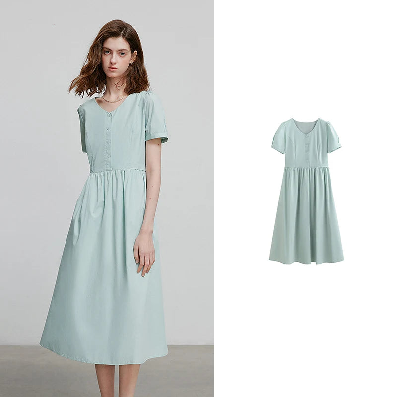 Elegant women's summer dress with a chic and feminine flowing cut
