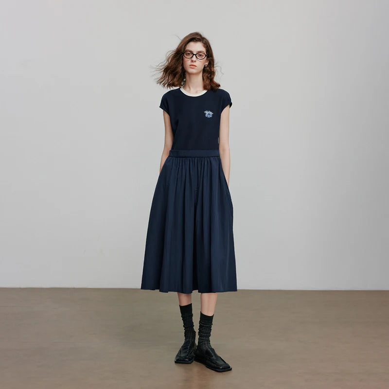 Elegant women's summer dress with a chic and feminine flowing cut