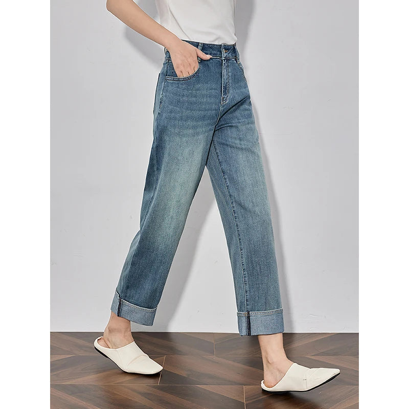 Jean femme coupe droite large longueur cheville avec ourlet retroussé