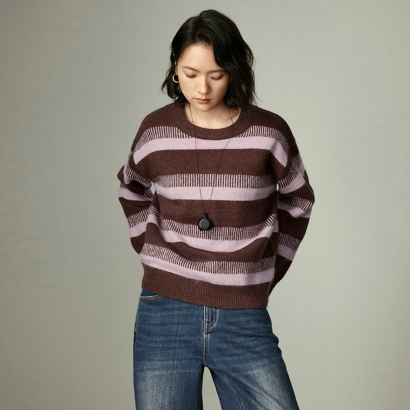 Pull Femme en Laine Mélangée – Col Rond, Rayures Cannelées, Coupe Loose Douce & Chaude