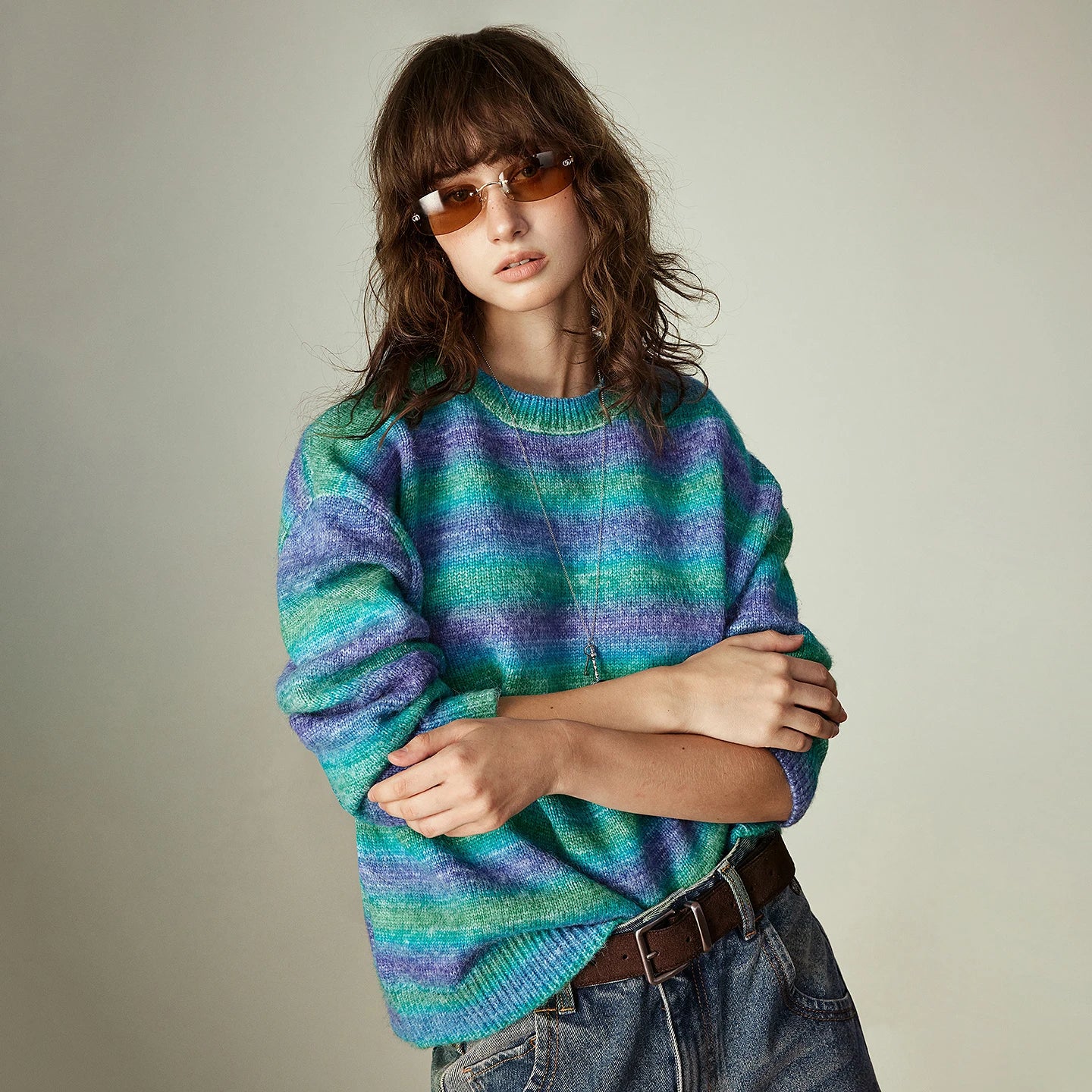 Pull Femme – Col Rond, Rayures Dégradées Arc-en-Ciel, Maille Longue Douce et Chaude