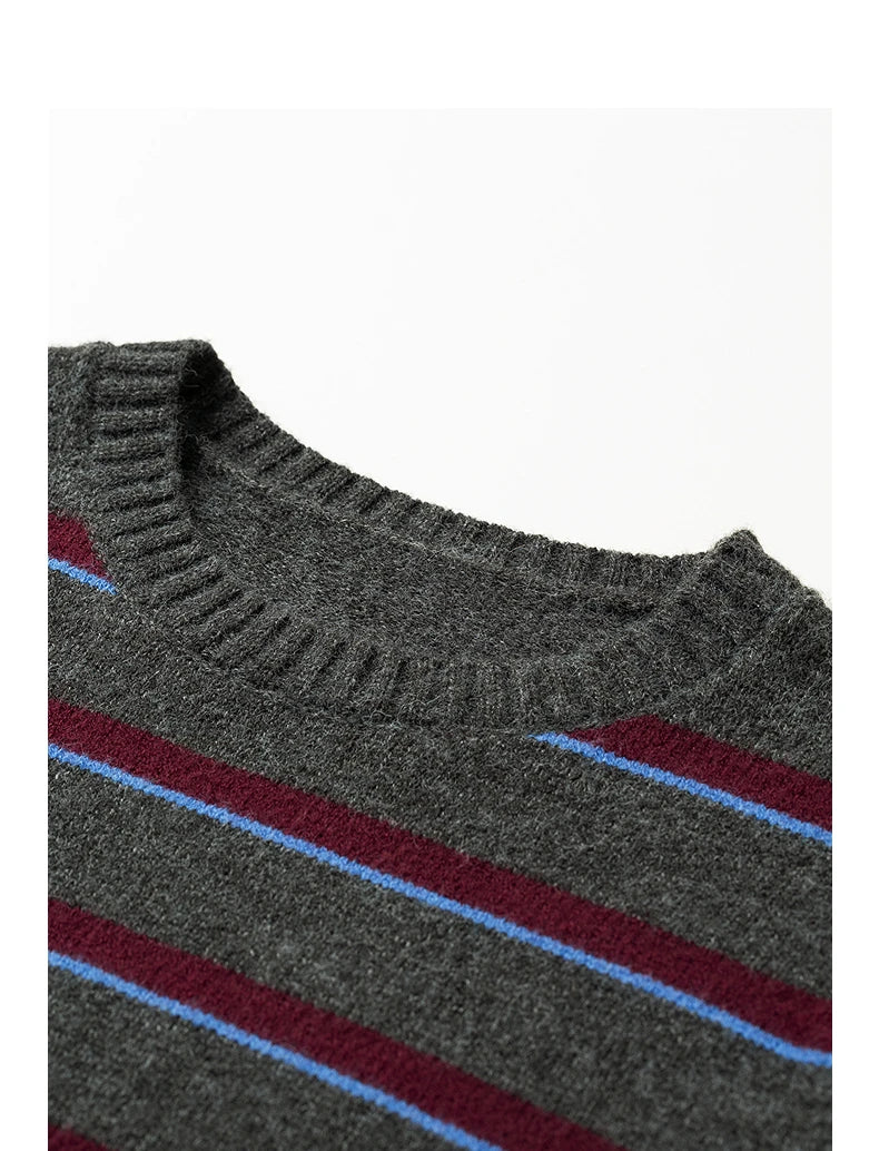 Vintage Damenpullover – Streifen & Stern- und Pferde-Stickerei, Rundhalsausschnitt