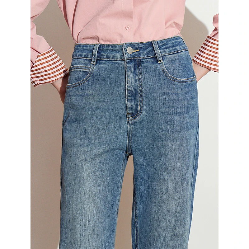 Jean femme taille mi‑haute coupe évasée micro style