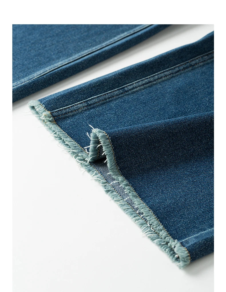 Women's straight-leg jeans, wide cut, retro and modern style