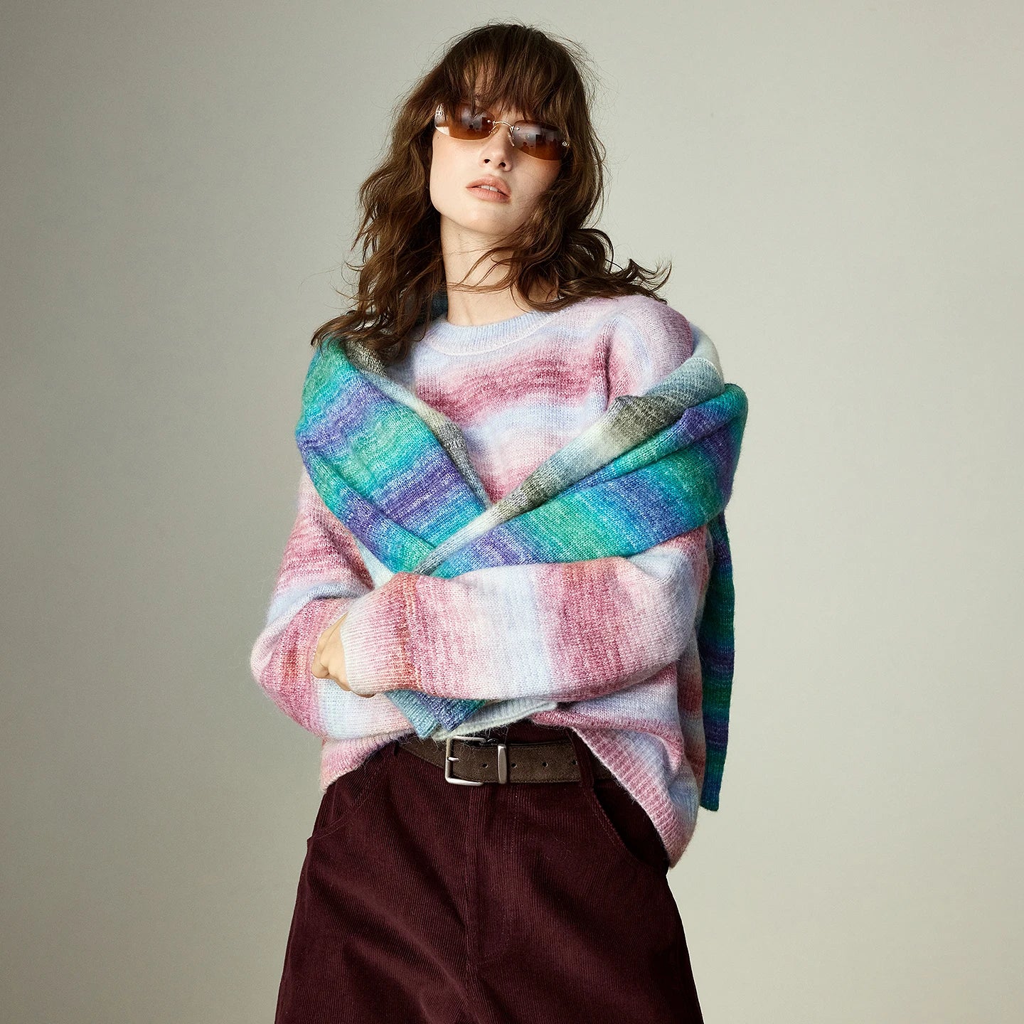 Pull Femme – Col Rond, Rayures Dégradées Arc-en-Ciel, Maille Longue Douce et Chaude