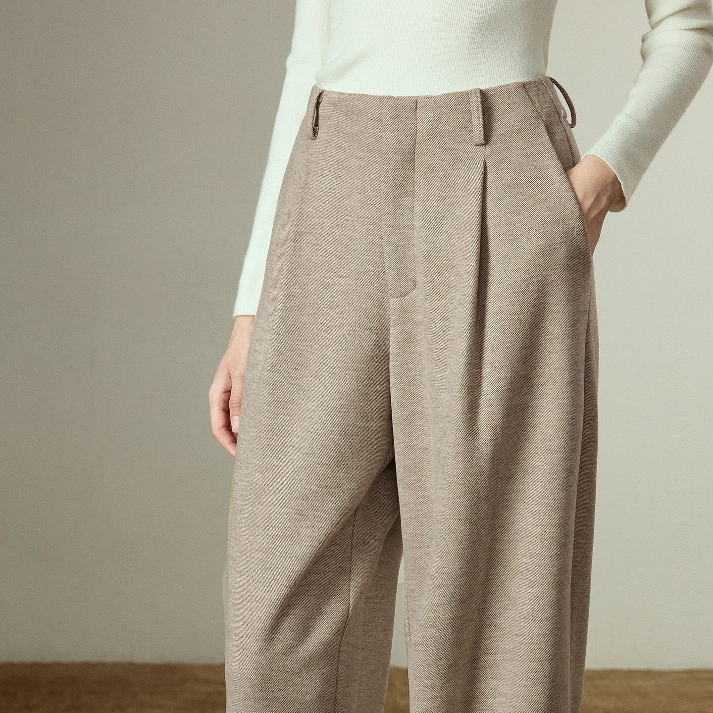 Pantalon Femme “Banana” Retro – Couleur Avoine, Pleine Longueur