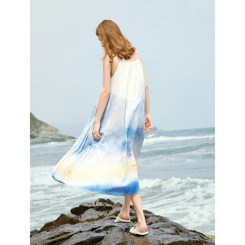 Women's sleeveless dress with spaghetti straps and gradient pattern