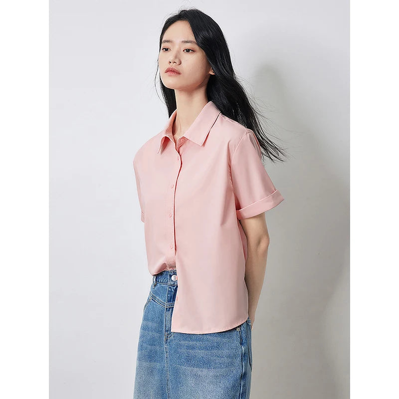 Women's short-sleeved shirt with a casual denim collar