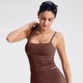 Débardeur de sport femme avec brassière intégrée, col carré et dos élégant
