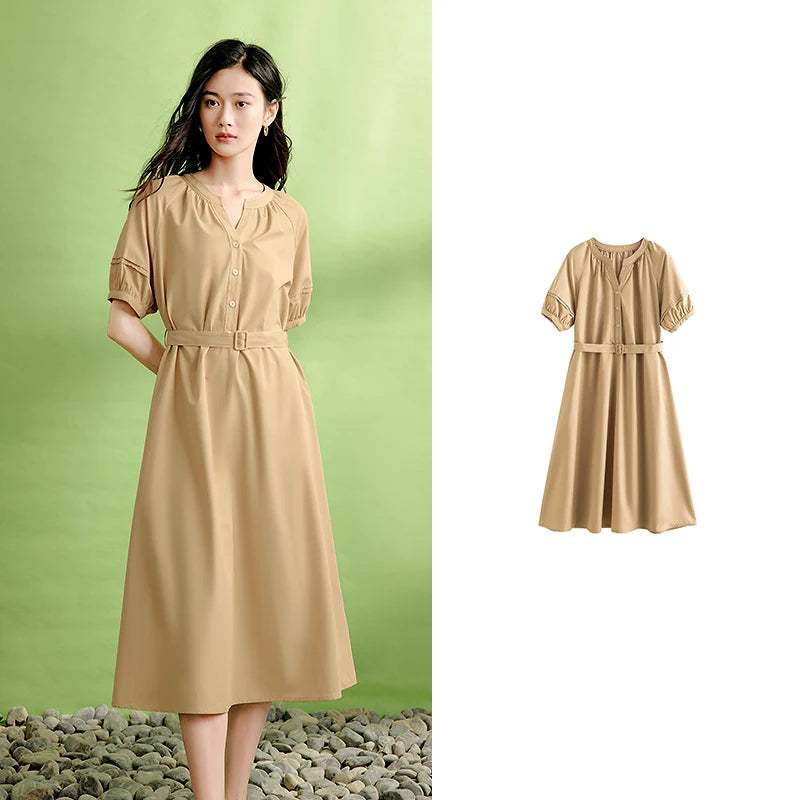 Women's short-sleeved, round-neck dress with navy blue belt