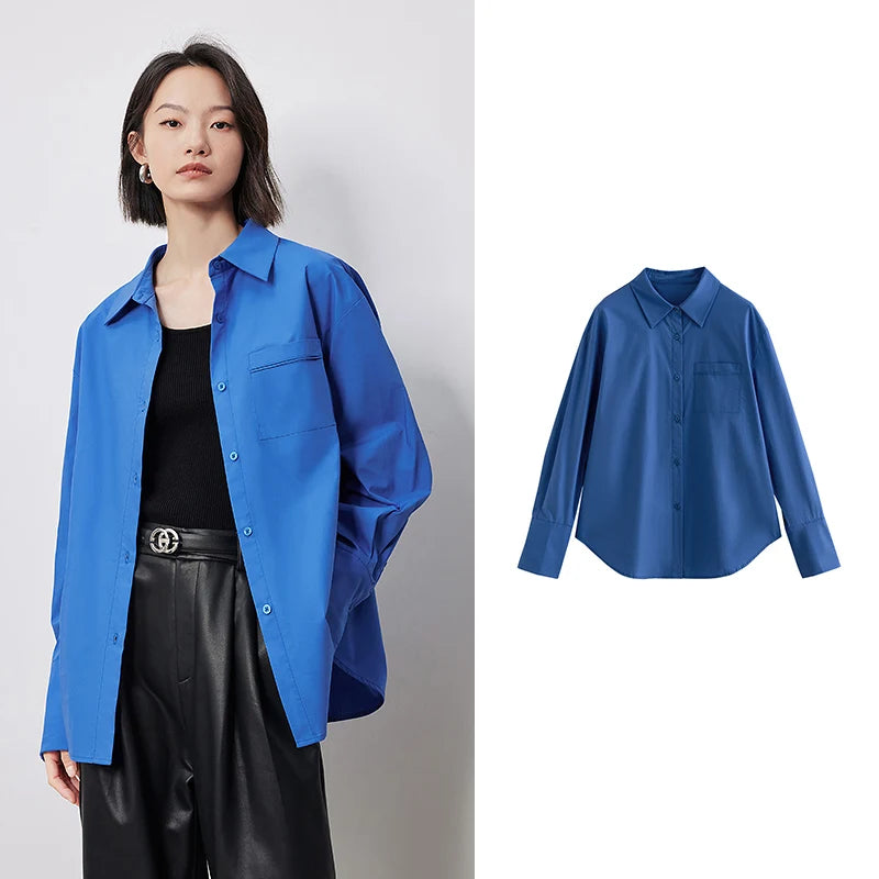 Plain women's shirt with pockets