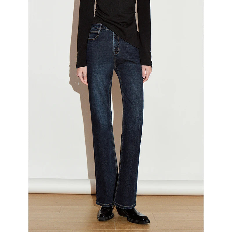 Jean femme taille mi‑haute coupe évasée micro style