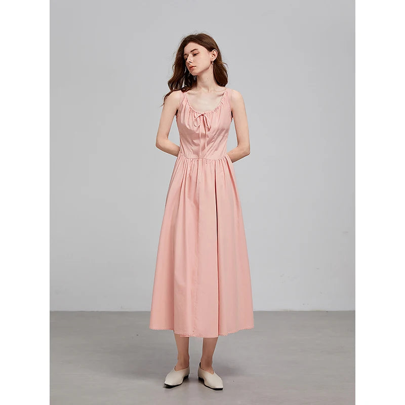 Robe femme élégante d’été coupe fluide chic et féminine