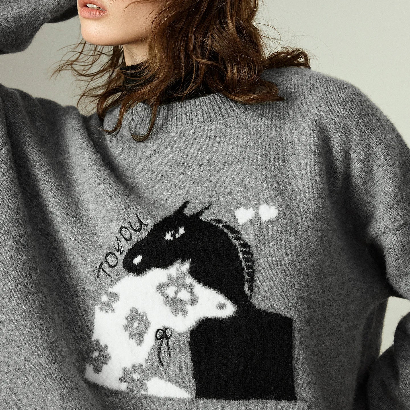 Pull Femme – Col Rond, Coupe Loose, Jacquard Cheval en Laine Mélangée