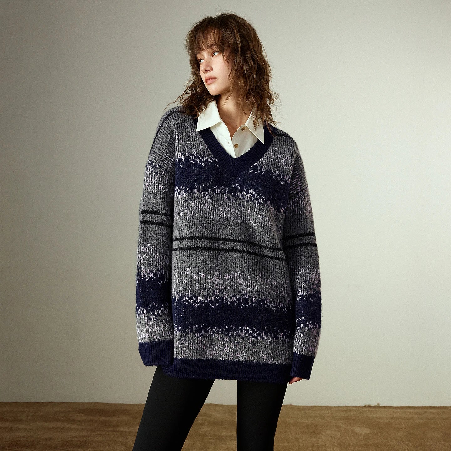 Pull Femme – Col V, Motif Fair Isle Rayé, Maille Douce Type Cachemire Mi-longue