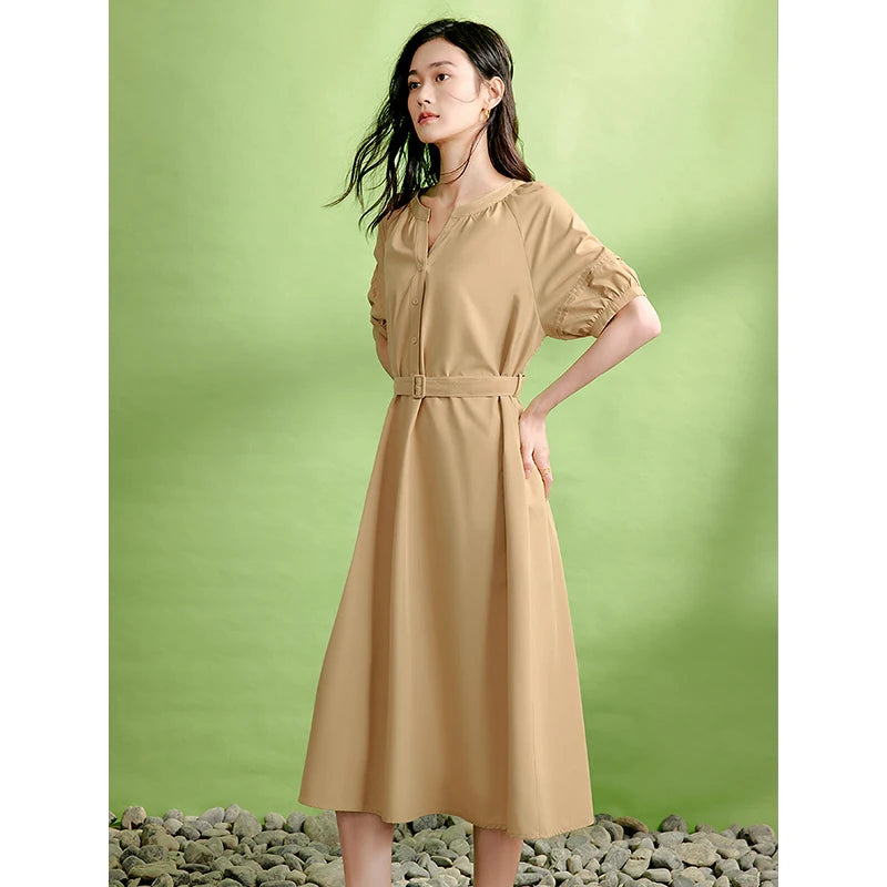 Women's short-sleeved, round-neck dress with navy blue belt