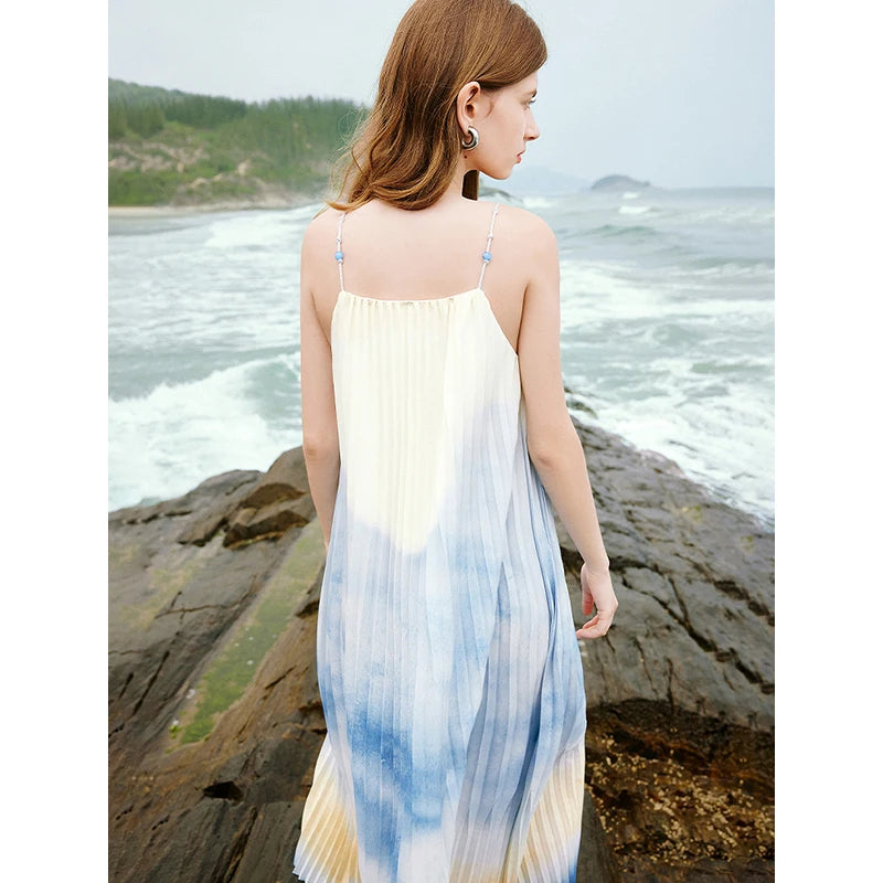 Women's sleeveless dress with spaghetti straps and gradient pattern