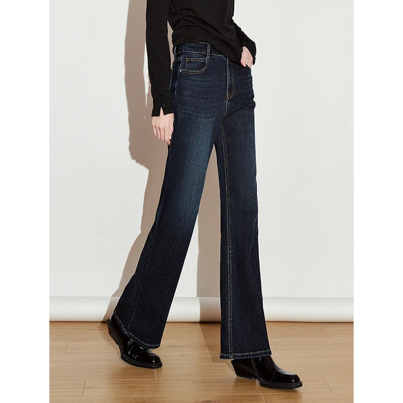 Jean femme taille mi‑haute coupe évasée micro style