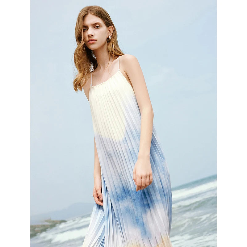 Women's sleeveless dress with spaghetti straps and gradient pattern