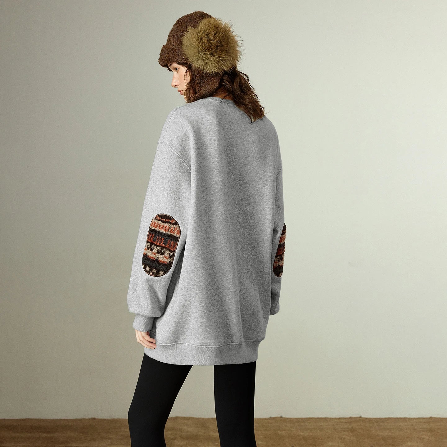 Sweat Femme – Col Rond, Coupe Loose, Doublure Fleece, Motif Fair Isle Appliqué