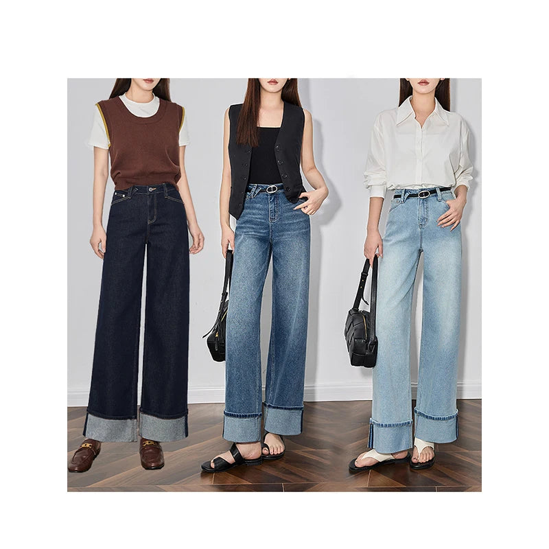 Jean femme coupe droite large avec ourlet retroussé