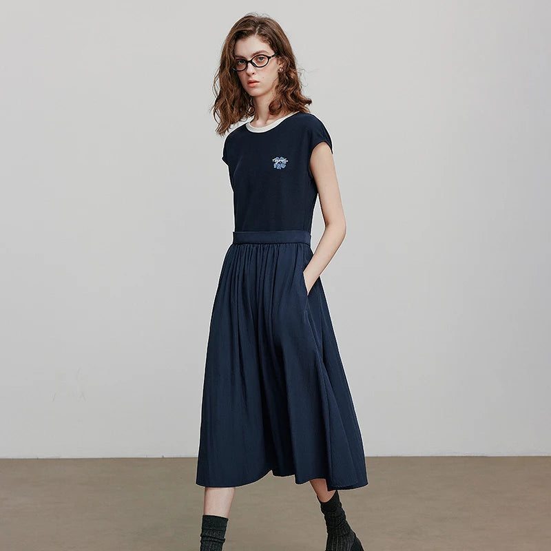 Elegant women's summer dress with a chic and feminine flowing cut